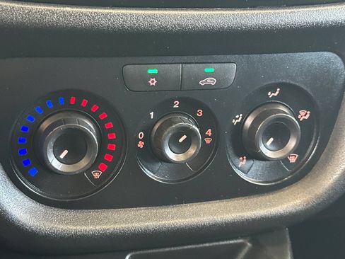 Used 2018 RAM ProMaster City SLT FWD image 18