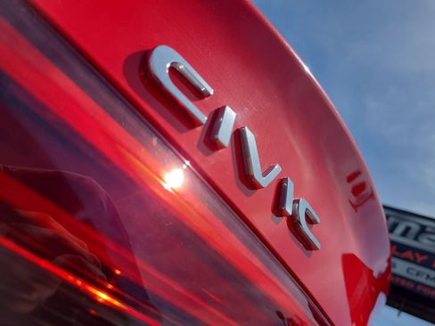 Used 2022 Honda Civic EX image 17