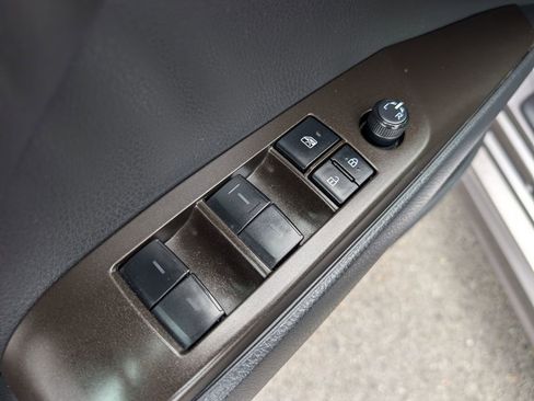 Used 2023 Toyota Camry SE FWD image 14