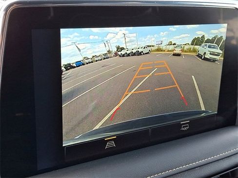 Used 2024 Chevrolet Suburban Premier image 15