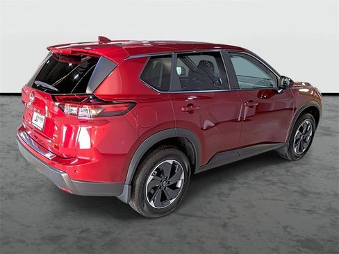 Used 2025 Nissan Rogue SV image 4