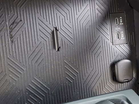 Used 2025 Toyota Tacoma TRD Sport image 28