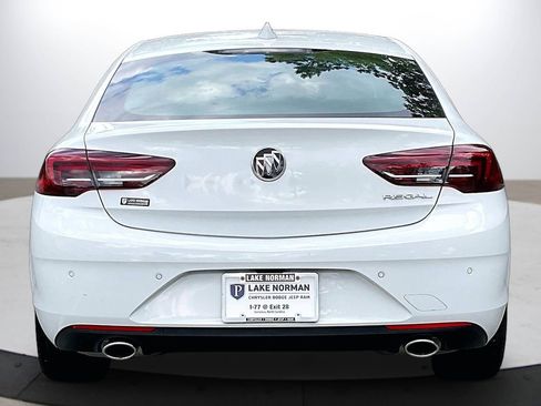 Used 2019 Buick Regal Preferred w/ Sights and Sounds Package image 8