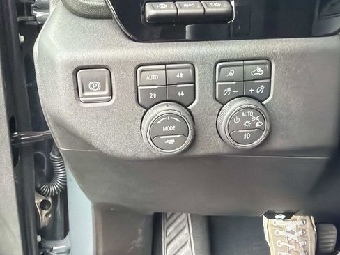 Used 2026 Chevrolet Silverado 1500 High Country w/ High Country Premium Package AWD/4WD image 32