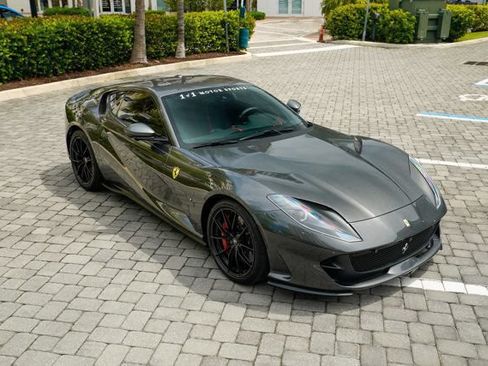 Used 2020 Ferrari 812 Superfast RWD image 43