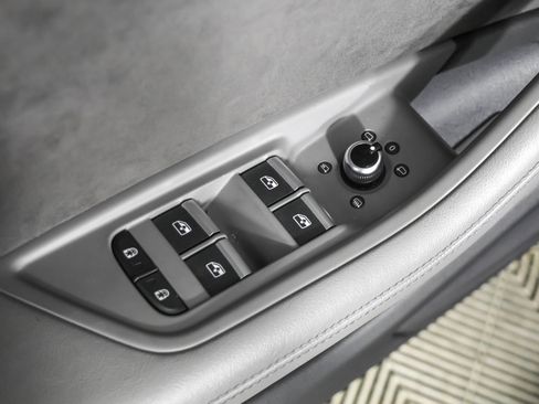 Used 2020 Audi S4 Premium Plus w/ Premium Plus Package image 35