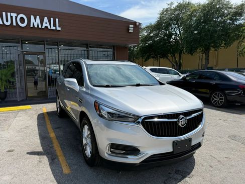Used 2018 Buick Enclave Essence w/ Trailering Package AWD/4WD image 3