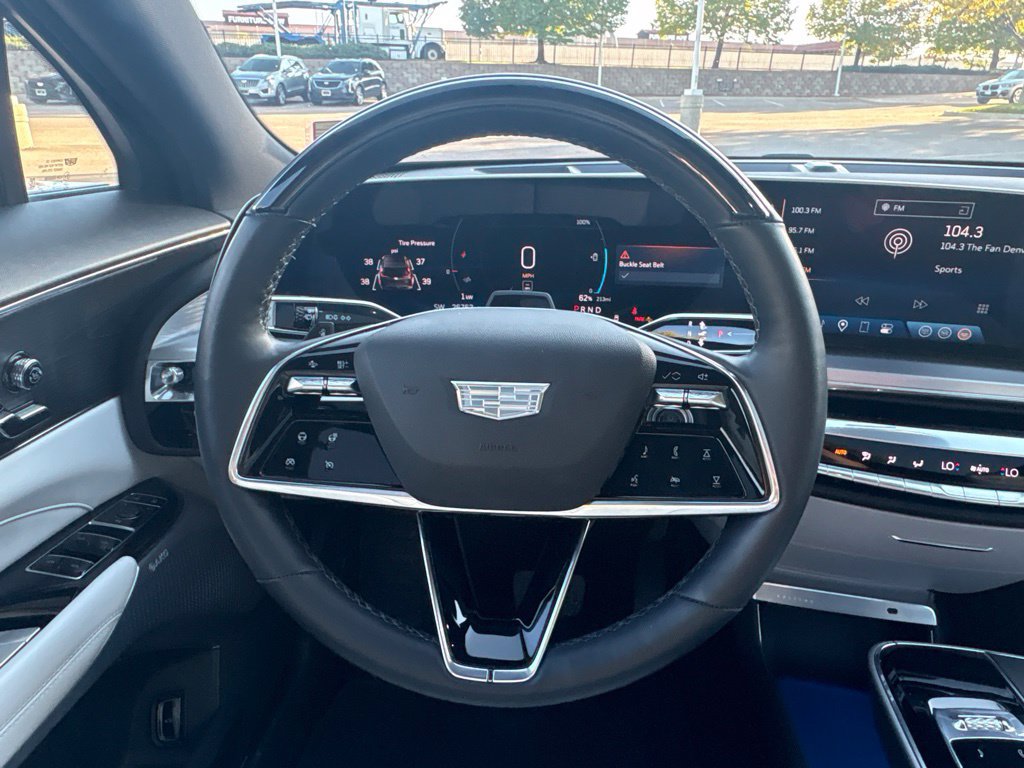 Used 2024 Cadillac Lyriq Luxury AWD/4WD image 14