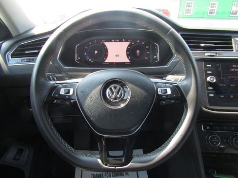 Used 2021 Volkswagen Tiguan SEL AWD/4WD image 14