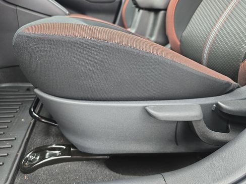 New 2025 Nissan Versa SR w/ Trunk Package image 26