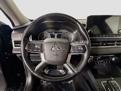 Used 2024 Mitsubishi Outlander SE FWD image 13