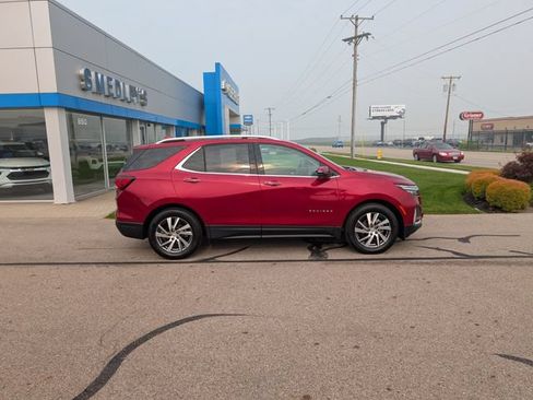 Used 2024 Chevrolet Equinox Premier FWD image 2