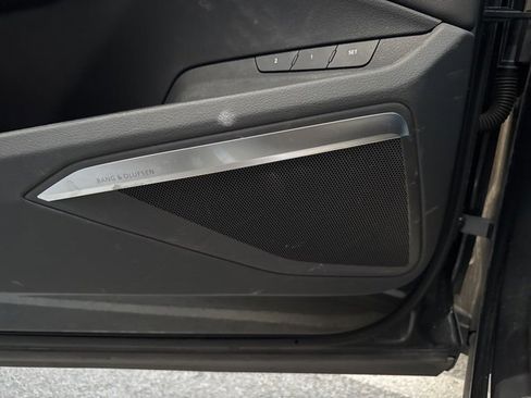 Used 2024 Audi Q8 e-tron Premium Plus image 12