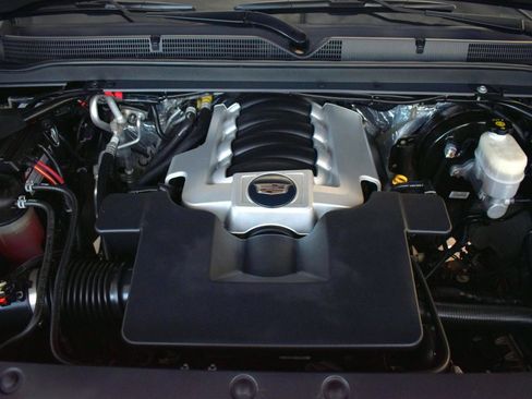 Used 2017 Cadillac Escalade Luxury image 60