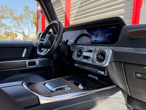 Used 2025 Mercedes-Benz G 580 w/ EQ Technology image 18