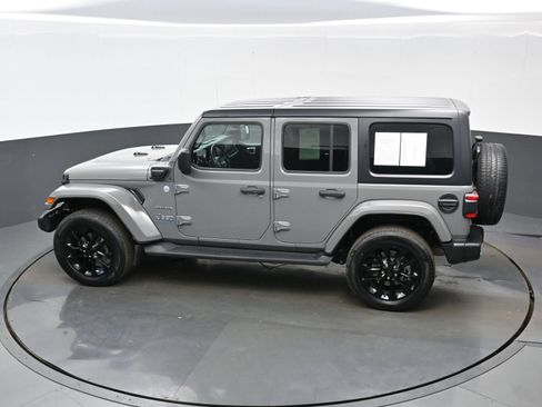 Used 2023 Jeep Wrangler Unlimited Sahara w/ Cold Weather Group AWD/4WD image 35