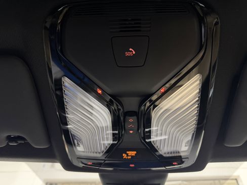 Used 2022 BMW 330i w/ M Sport Package image 16