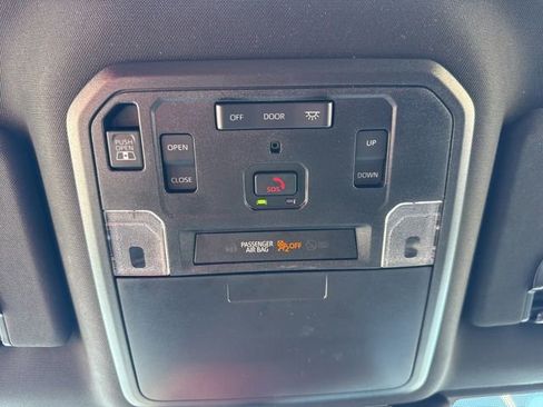 Used 2025 Toyota Tacoma Limited image 30