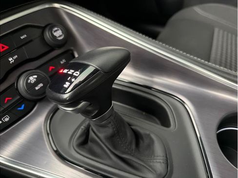 Used 2016 Dodge Challenger SXT RWD image 21