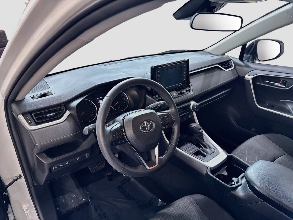 Used 2020 Toyota RAV4 XLE w/ XLE Grade Weather Package AWD/4WD image 9