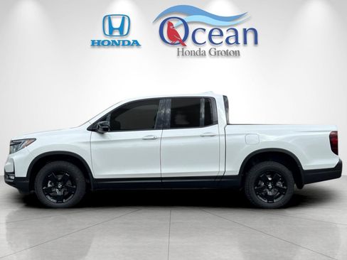 New 2026 Honda Ridgeline Black Edition image 2