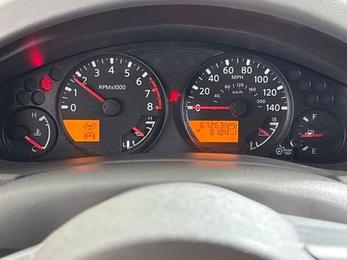 Used 2010 Nissan Frontier SE image 21