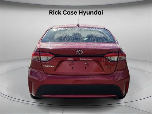 Used 2021 Toyota Corolla LE image 5