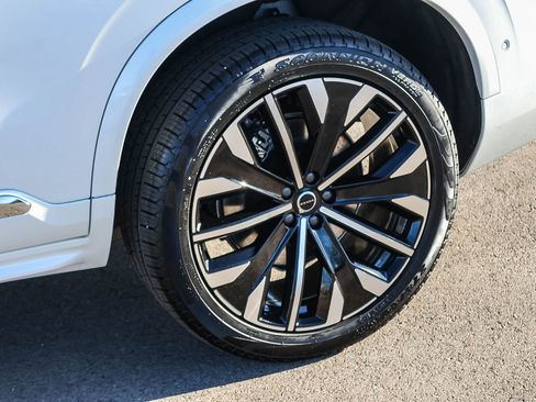 New 2026 Volvo XC90 B5 Plus image 10