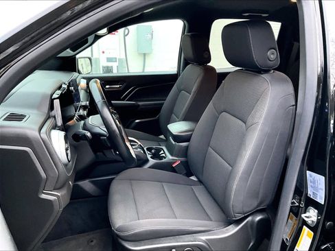 Used 2023 Chevrolet Colorado LT w/ LT Convenience Package II image 10