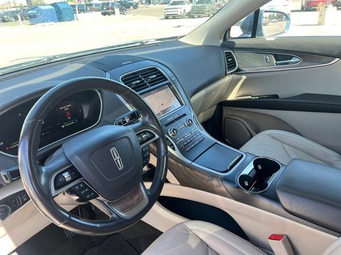 Used 2019 Lincoln Nautilus Select AWD/4WD image 37