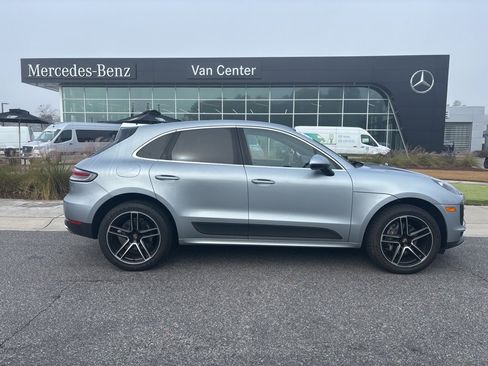 Used 2021 Porsche Macan image 2