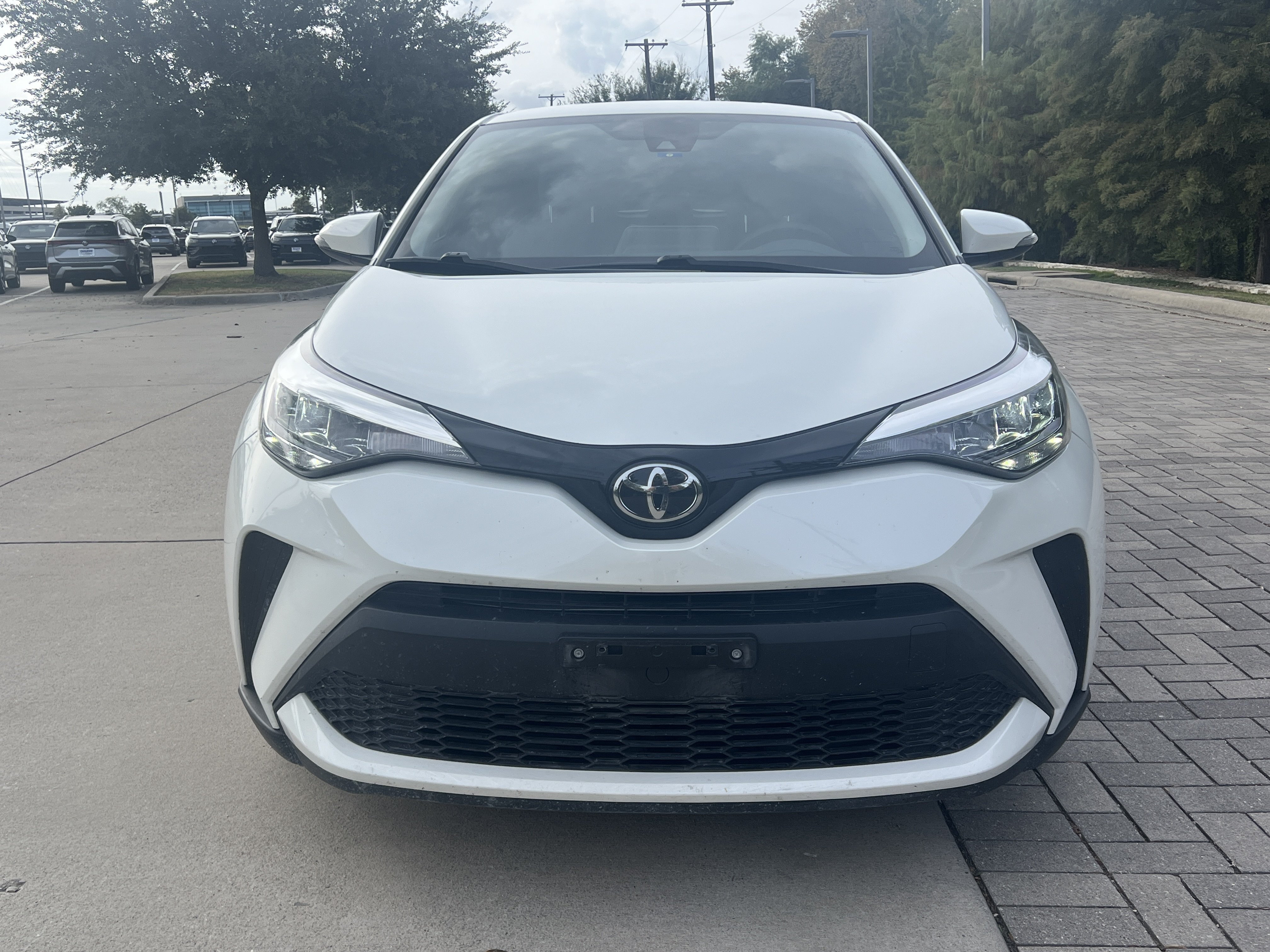 Used 2020 Toyota C-HR LE FWD image 3