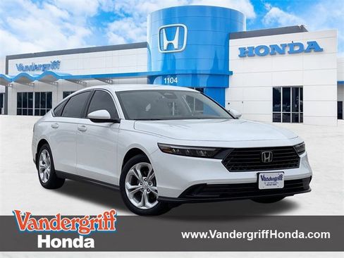 Certified 2025 Honda Accord LX image 1