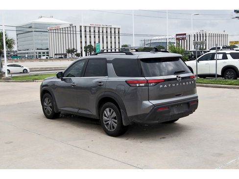 Used 2025 Nissan Pathfinder SV FWD image 4