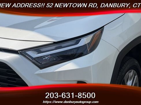 Used 2022 Toyota RAV4 XLE Premium FWD image 9