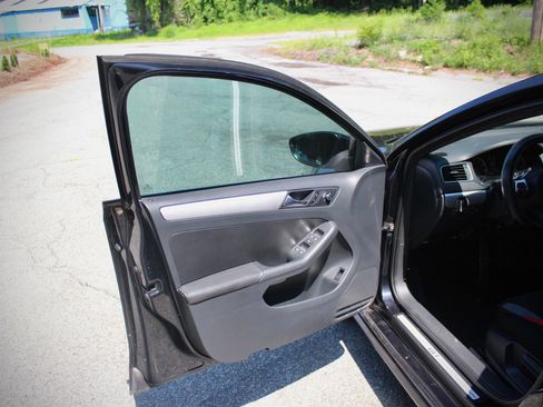 Used 2012 Volkswagen Jetta GLI Autobahn FWD image 56