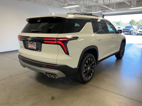 New 2026 Chevrolet Traverse LT w/ Sun and Wheel Package image 8
