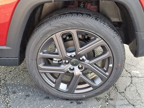 New 2026 Jeep Compass Latitude w/ Sun and Sound Group AWD/4WD image 5