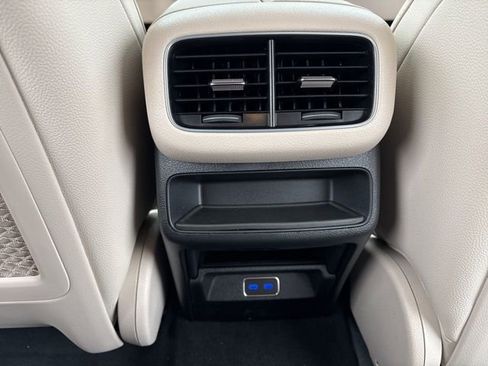 Used 2025 Mercedes-Benz GLE 350 4MATIC image 17