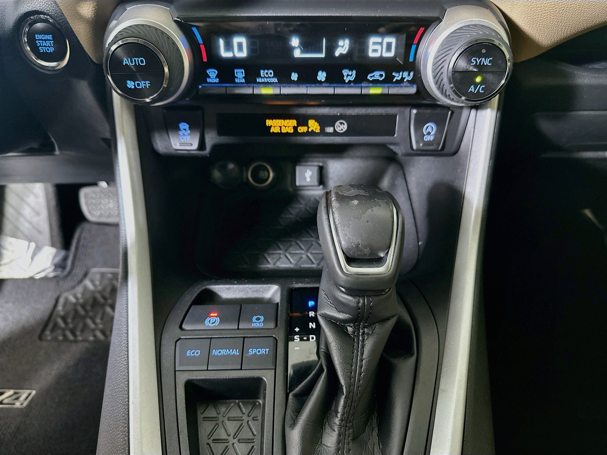 Used 2020 Toyota RAV4 XLE Premium FWD image 23