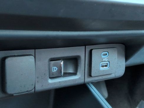 Certified 2023 Ford Maverick Lariat FWD image 21
