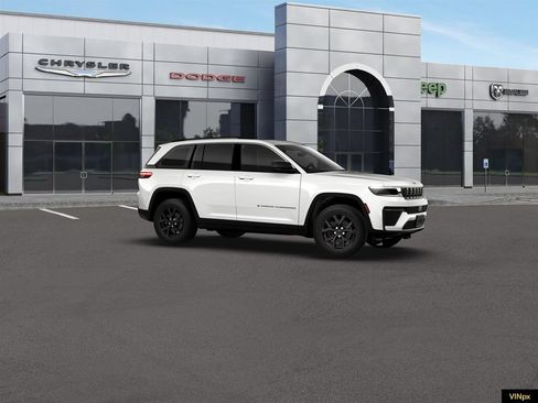 New 2026 Jeep Grand Cherokee Altitude AWD/4WD image 10