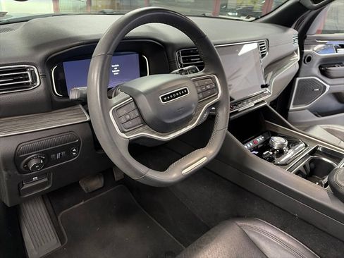 Used 2022 Jeep Wagoneer Series II AWD/4WD image 6