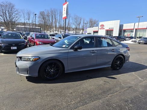 Used 2025 Honda Civic Sport image 3