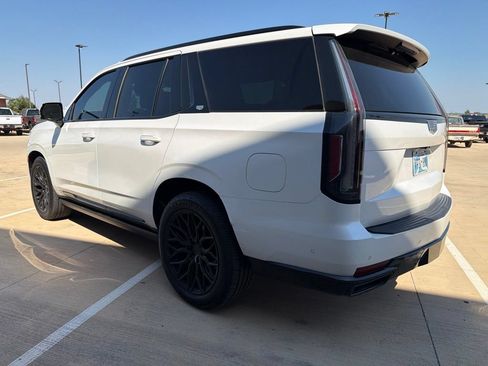 Used 2023 Cadillac Escalade Sport Platinum AWD/4WD image 4