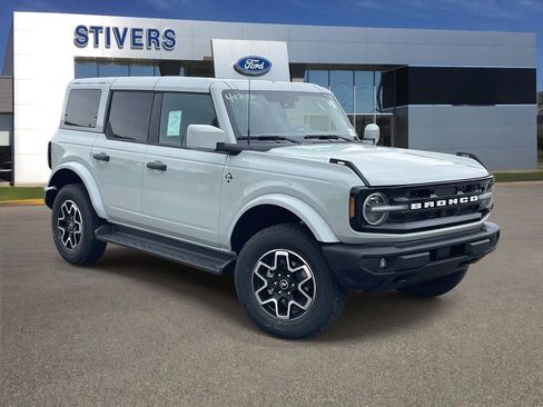 New 2026 Ford Bronco Outer Banks AWD/4WD image 1