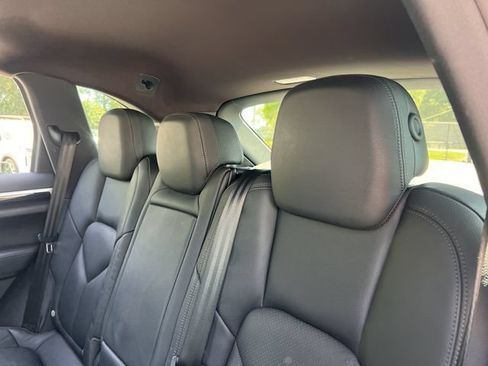 Used 2016 Porsche Cayenne AWD/4WD image 19