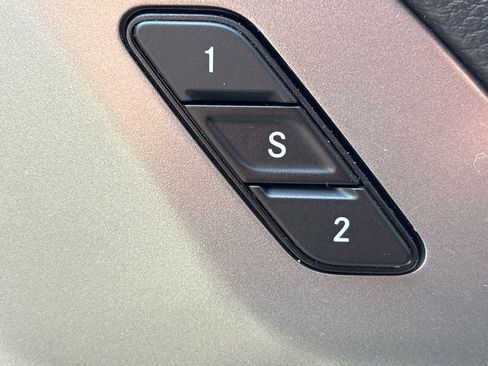 Used 2025 Chrysler Pacifica Select FWD image 33