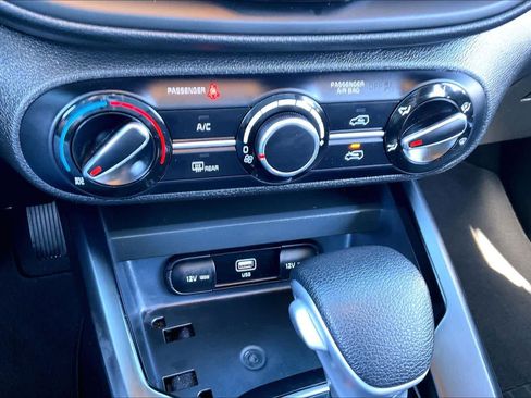 Used 2024 Kia Soul LX w/ Option Group 015 FWD image 32