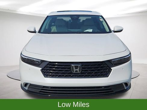 Used 2023 Honda Accord Touring image 2